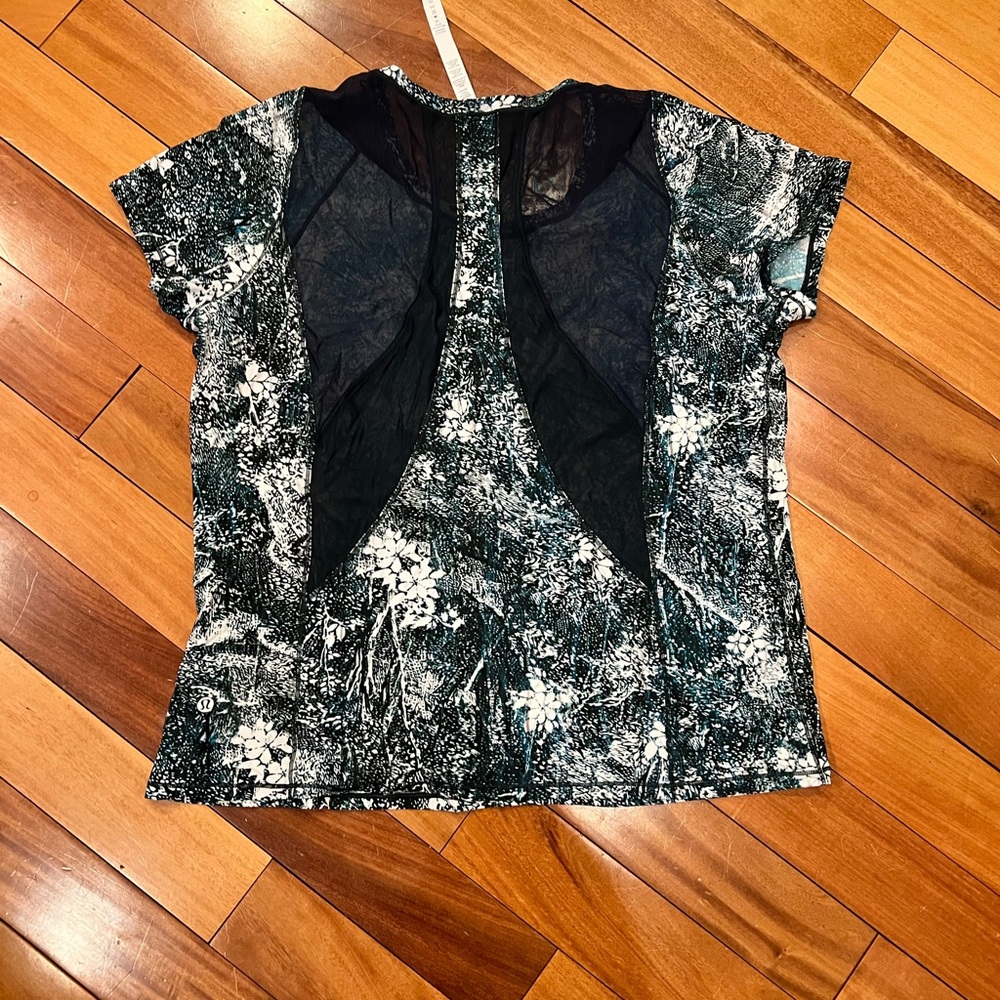 Lululemon shirt - Picture 2 of 3